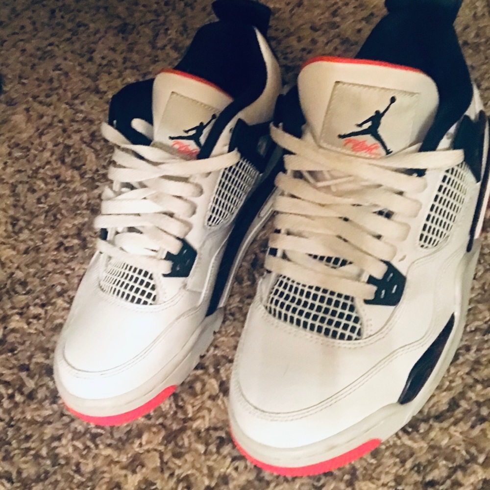 Jordan Retro 4 Flight Nostalgia